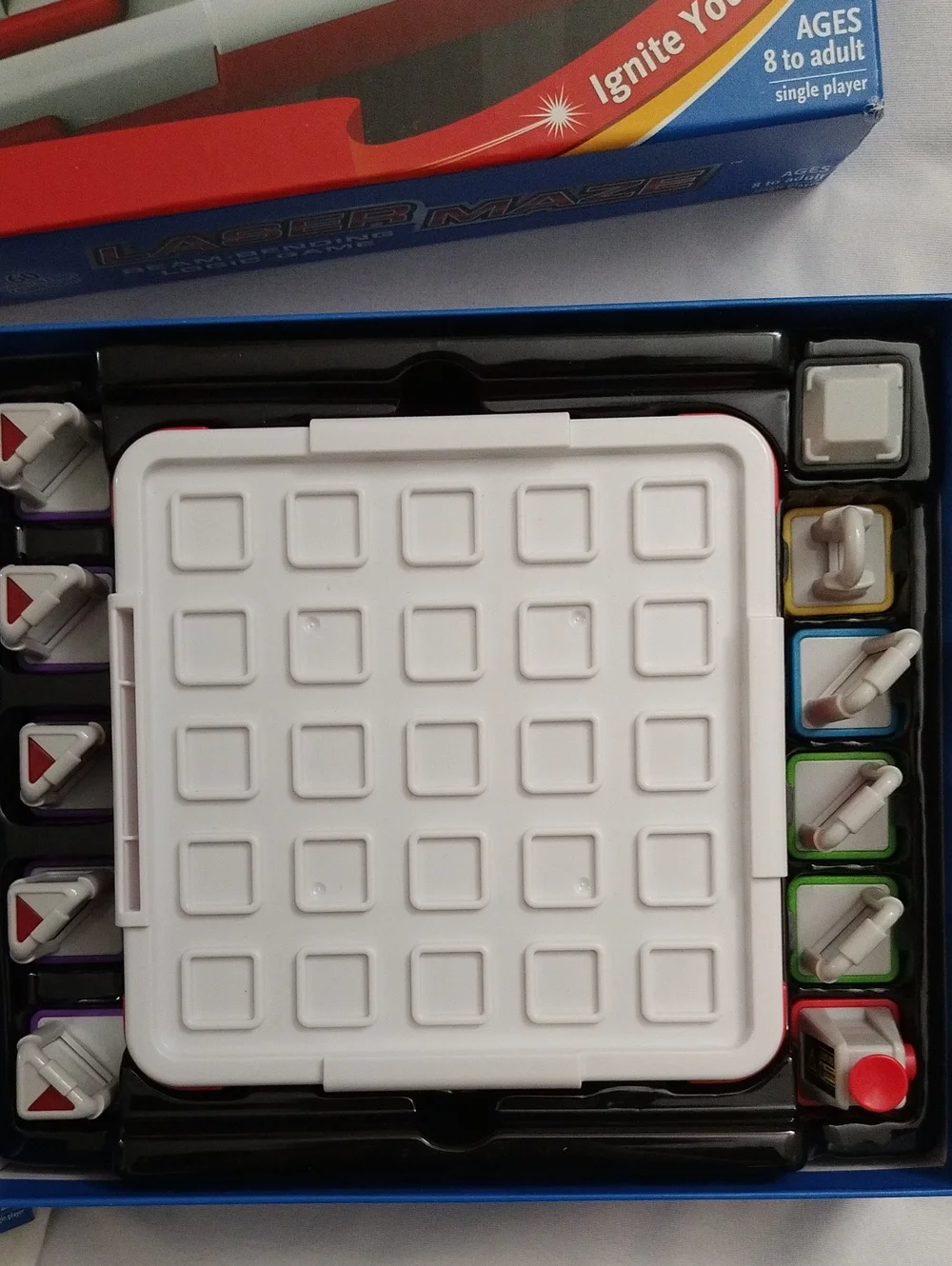 Think Fun Laser Maze Brain Game 2012 STEM Logic Puzzle Activity Fun 8+ COMPLETE